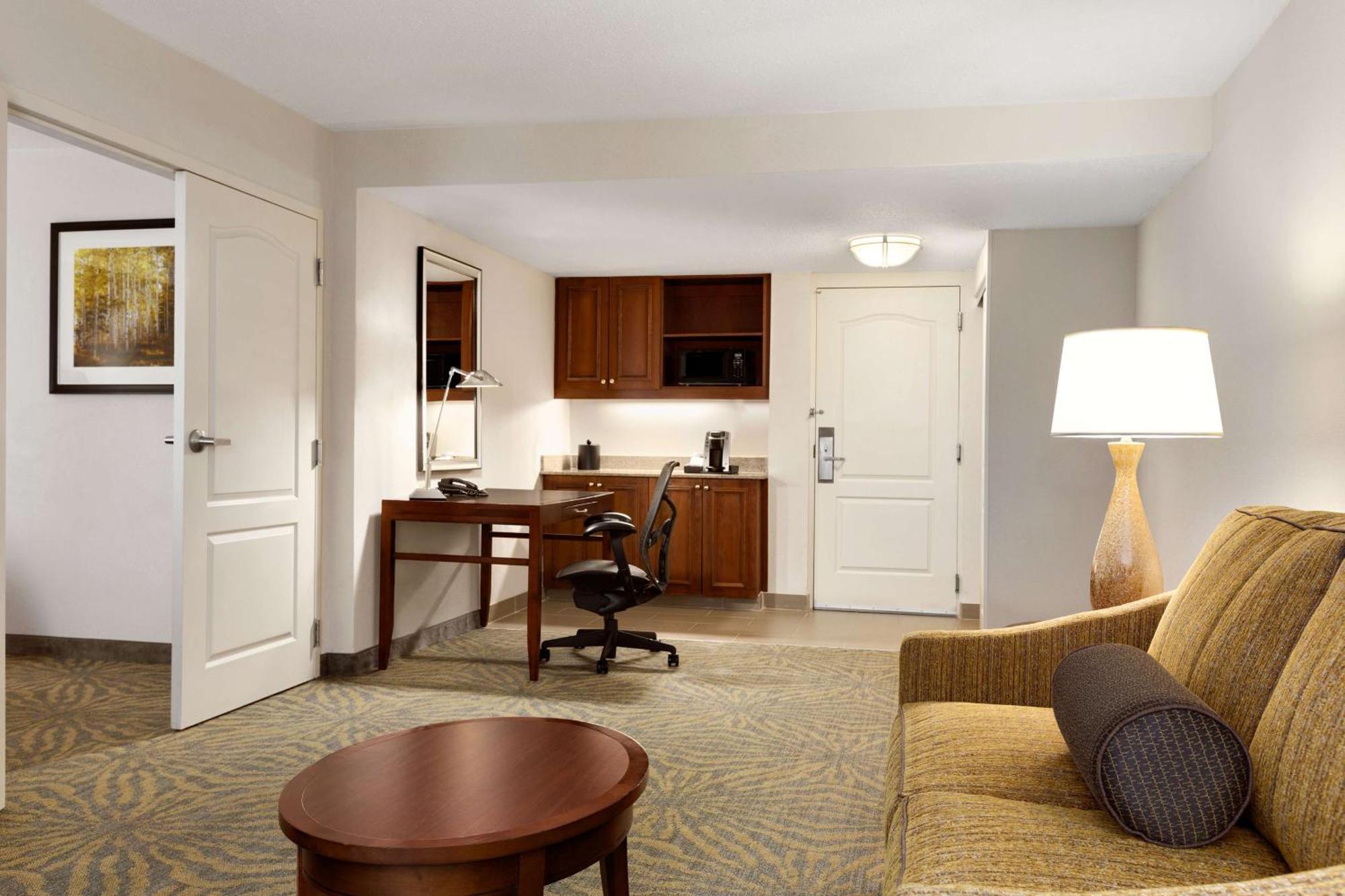 Hilton Garden Hotel 3*
