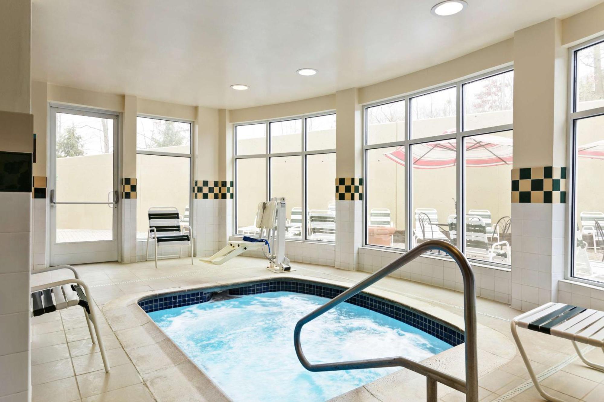 Hilton Garden Hotel 3*